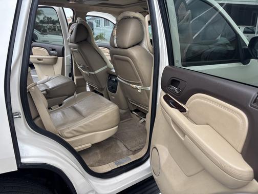 White 2012 GMC Yukon Denali