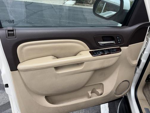 White 2012 GMC Yukon Denali