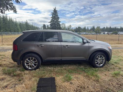 Gray 2013 Ford Edge Limited