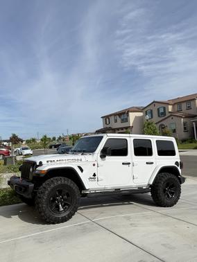 White 2019 Jeep Wrangler Unlimited Rubicon