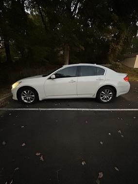 2009 INFINITI G37 x