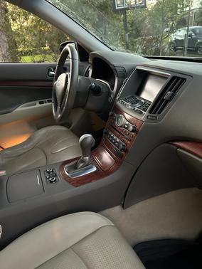 2009 INFINITI G37 x
