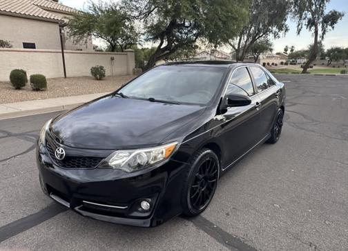Black 2012 Toyota Camry SE