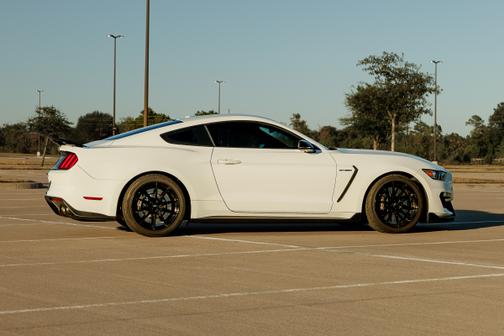 2019 Ford Shelby GT350 Base