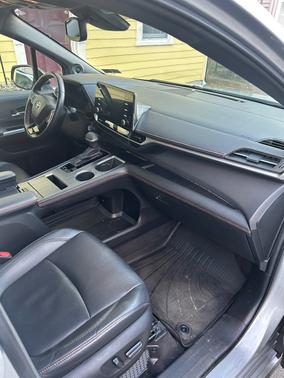 2022 Toyota Sienna XSE