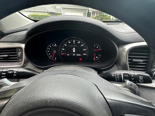 Silver 2017 Kia Sorento EX