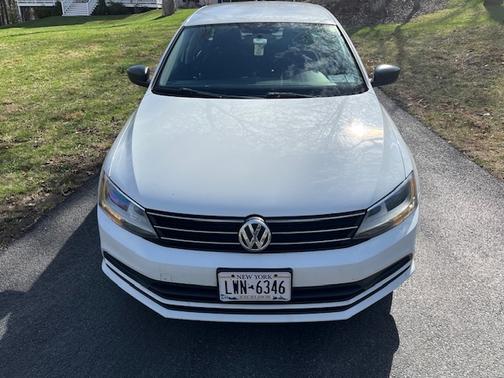 White 2015 Volkswagen Jetta 2.0L S