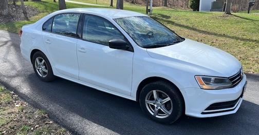 White 2015 Volkswagen Jetta 2.0L S