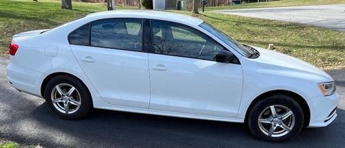 White 2015 Volkswagen Jetta 2.0L S
