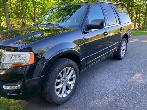 Black 2016 Ford Expedition Limited