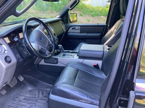 Black 2016 Ford Expedition Limited