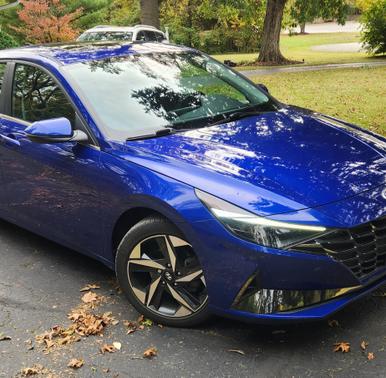 2022 Hyundai ELANTRA SEL