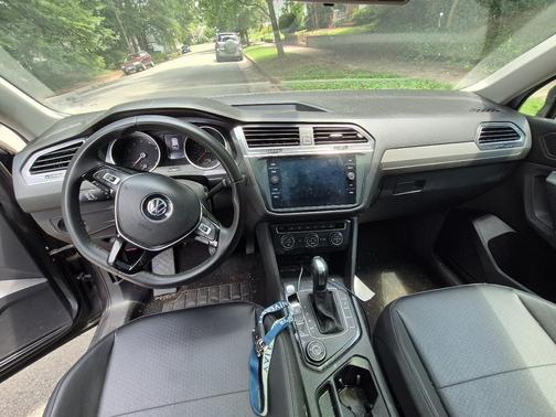 Gray 2020 Volkswagen Tiguan 2.0T SE