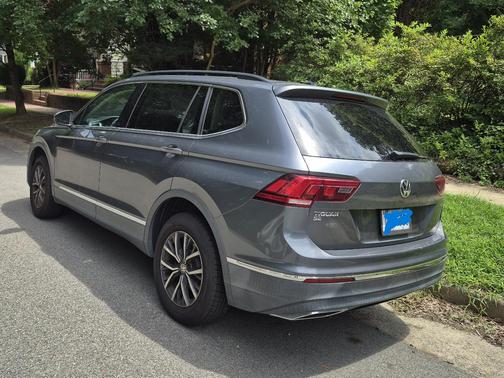 Gray 2020 Volkswagen Tiguan 2.0T SE