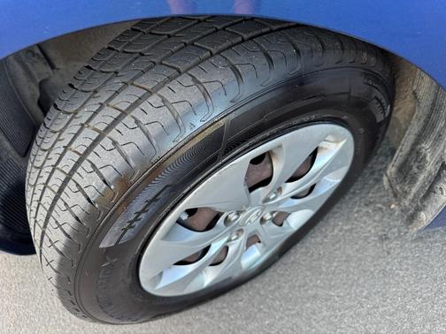 Blue 2016 Hyundai Accent SE