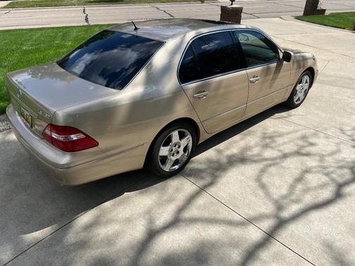 Gold 2004 Lexus LS 430 Base