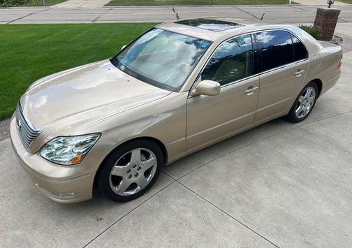 Gold 2004 Lexus LS 430 Base