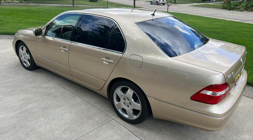 Gold 2004 Lexus LS 430 Base