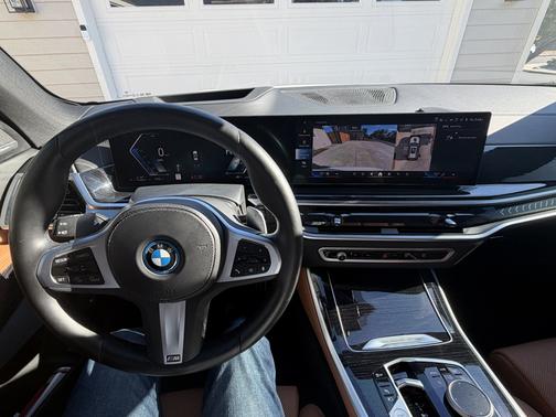 White 2025 BMW X5 PHEV xDrive50e