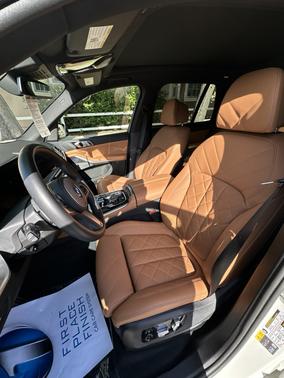 White 2025 BMW X5 PHEV xDrive50e