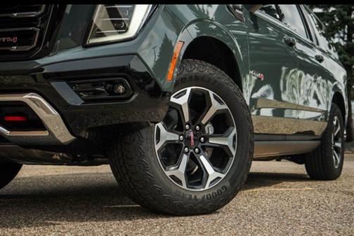 Green 2025 GMC Yukon XL AT4