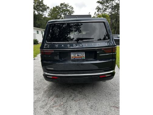 2023 Jeep Wagoneer Base