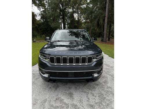 2023 Jeep Wagoneer Base