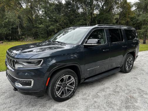 2023 Jeep Wagoneer Base