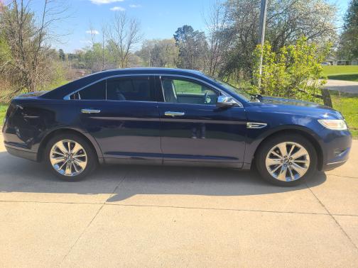 Blue 2012 Ford Taurus Limited
