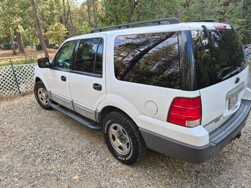 White 2005 Ford Expedition NBX