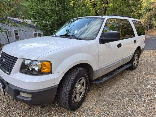 White 2005 Ford Expedition NBX