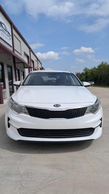 White 2017 Kia Optima LX