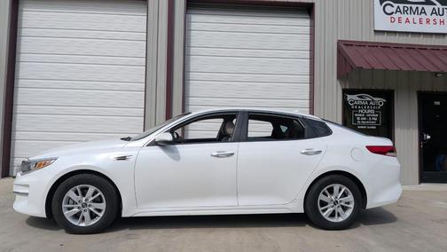 White 2017 Kia Optima LX
