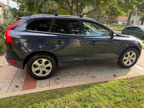 Blue 2013 Volvo XC60 3.2 Premier Plus