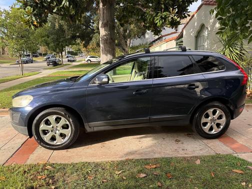 Blue 2013 Volvo XC60 3.2 Premier Plus