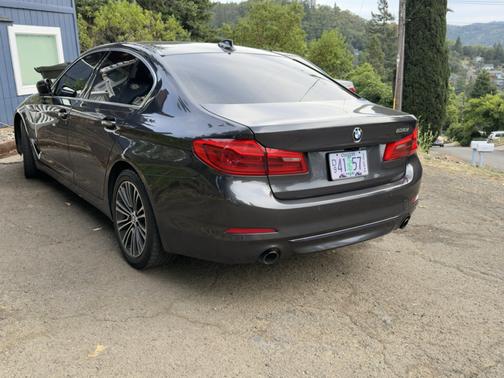 Black 2018 BMW 530 i