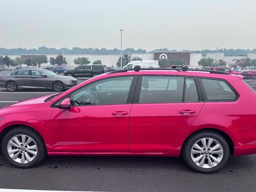 Red 2019 Volkswagen Golf SportWagen 1.8T S