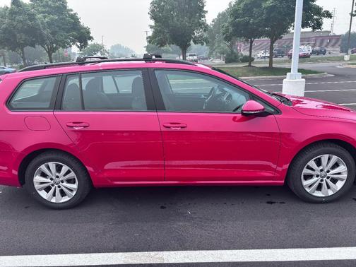 Red 2019 Volkswagen Golf SportWagen 1.8T S