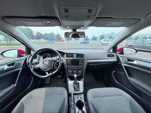 Red 2019 Volkswagen Golf SportWagen 1.8T S