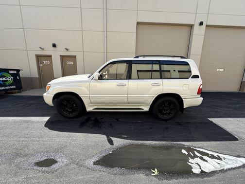 2001 Lexus LX 470 Base