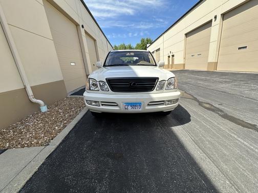2001 Lexus LX 470 Base