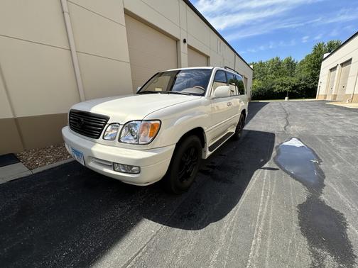2001 Lexus LX 470 Base