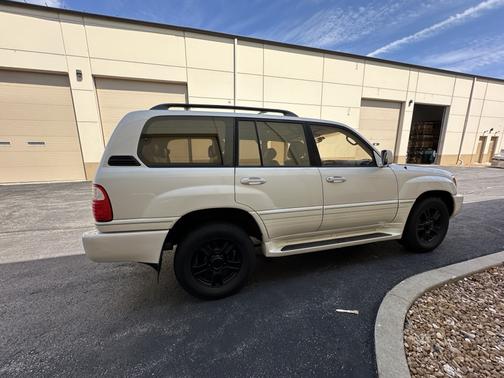 2001 Lexus LX 470 Base