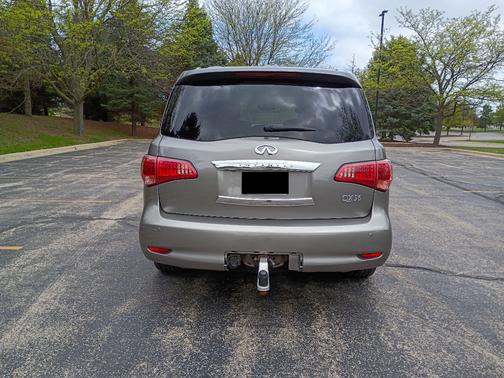 Gold 2011 INFINITI QX56 Base