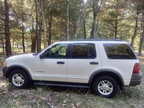 2002 Ford Explorer XLS