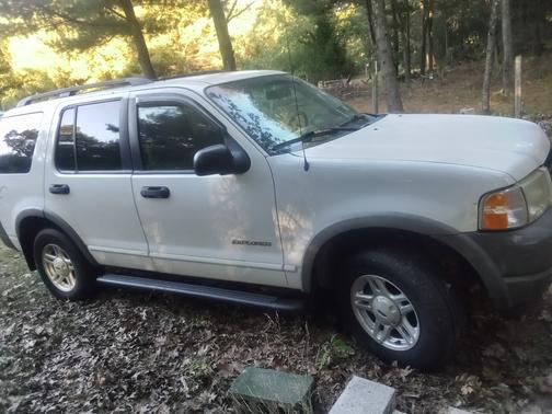 2002 Ford Explorer XLS