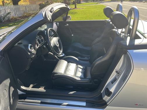 2004 Audi TT 3.2 quattro Roadster