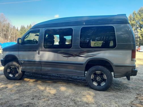 Gray 2008 Ford E350 Super Duty Base