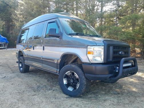 Gray 2008 Ford E350 Super Duty Base