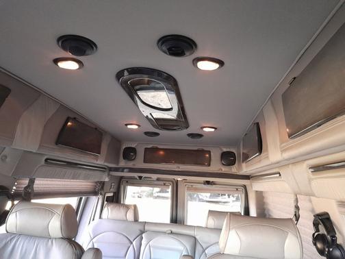 Gray 2008 Ford E350 Super Duty Base